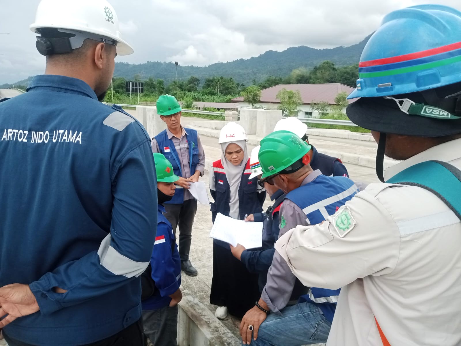 Hindari Kontraktor Zonk! Tips Cerdas Sebelum Tanda Tangan Kontrak