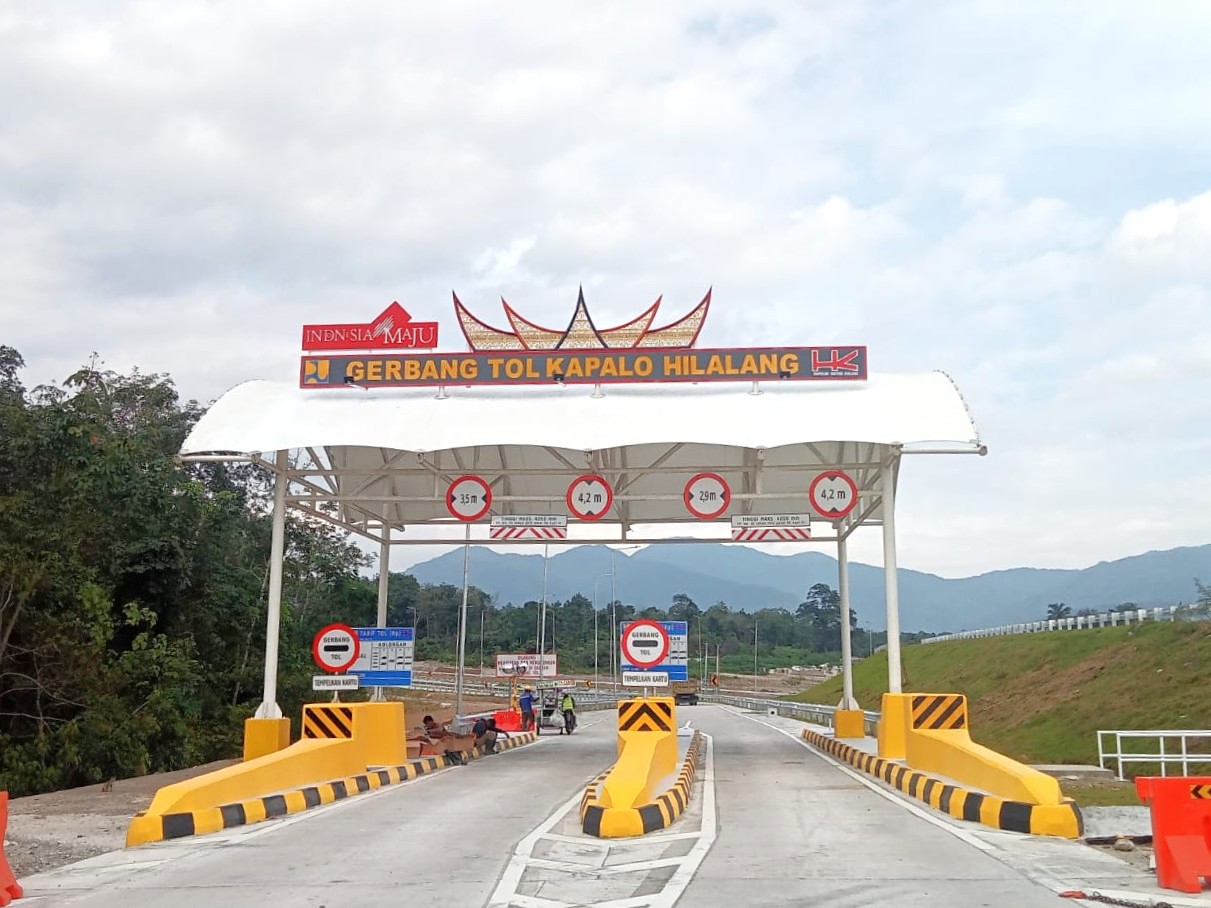 GERBANG TOL KAPALO HILALANG TOL TRANS SUMATERA RUAS PEKANBARU - PADANG SEKSI SICINCIN TO PADANG