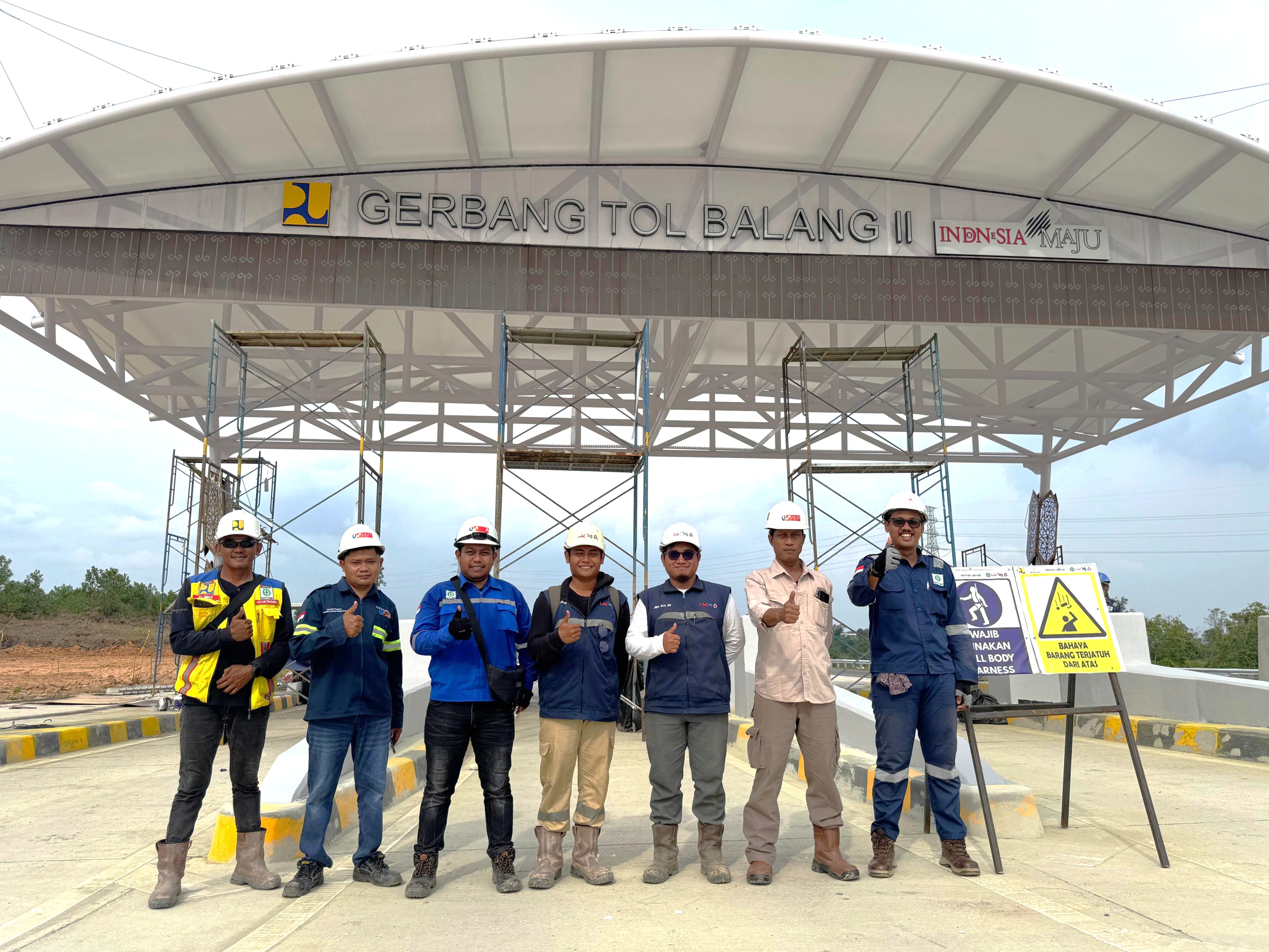 PEMBANGUNAN GERBANG TOL JALAN BEBAS HAMBATAN SEKSI 5B